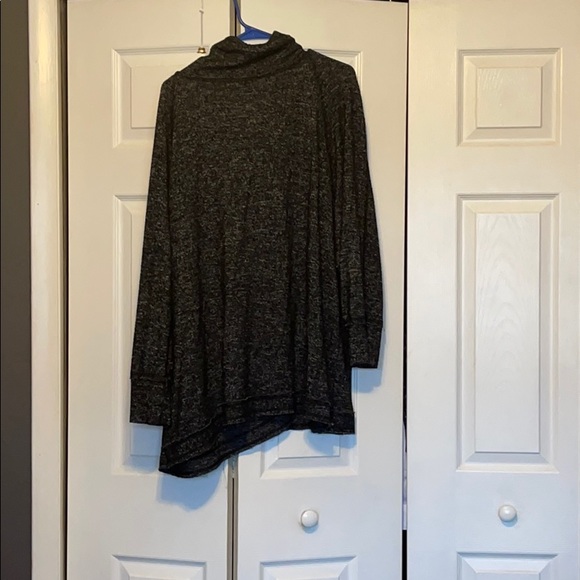 Sweatshirt - Picture 4 of 4